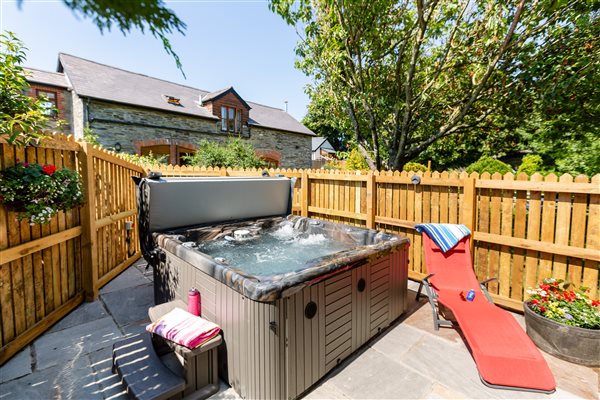 luxury hot tub private for The Farmhouse